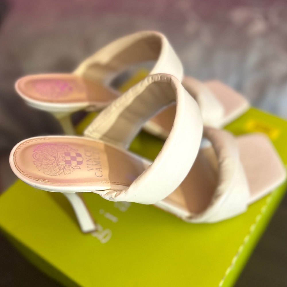 Vince Camuto Brisette Sandal used in good condition only bottoms show any wear - Picture 10 of 16